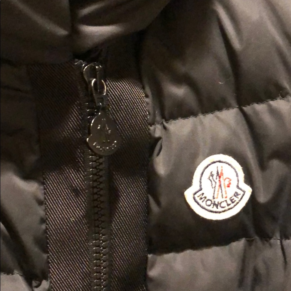 Moncler - Picture 2 of 8